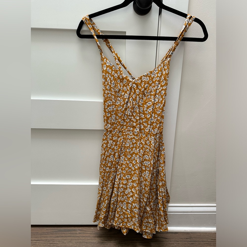 Urban Outfitters gold/blue/white summer dress in size 2!